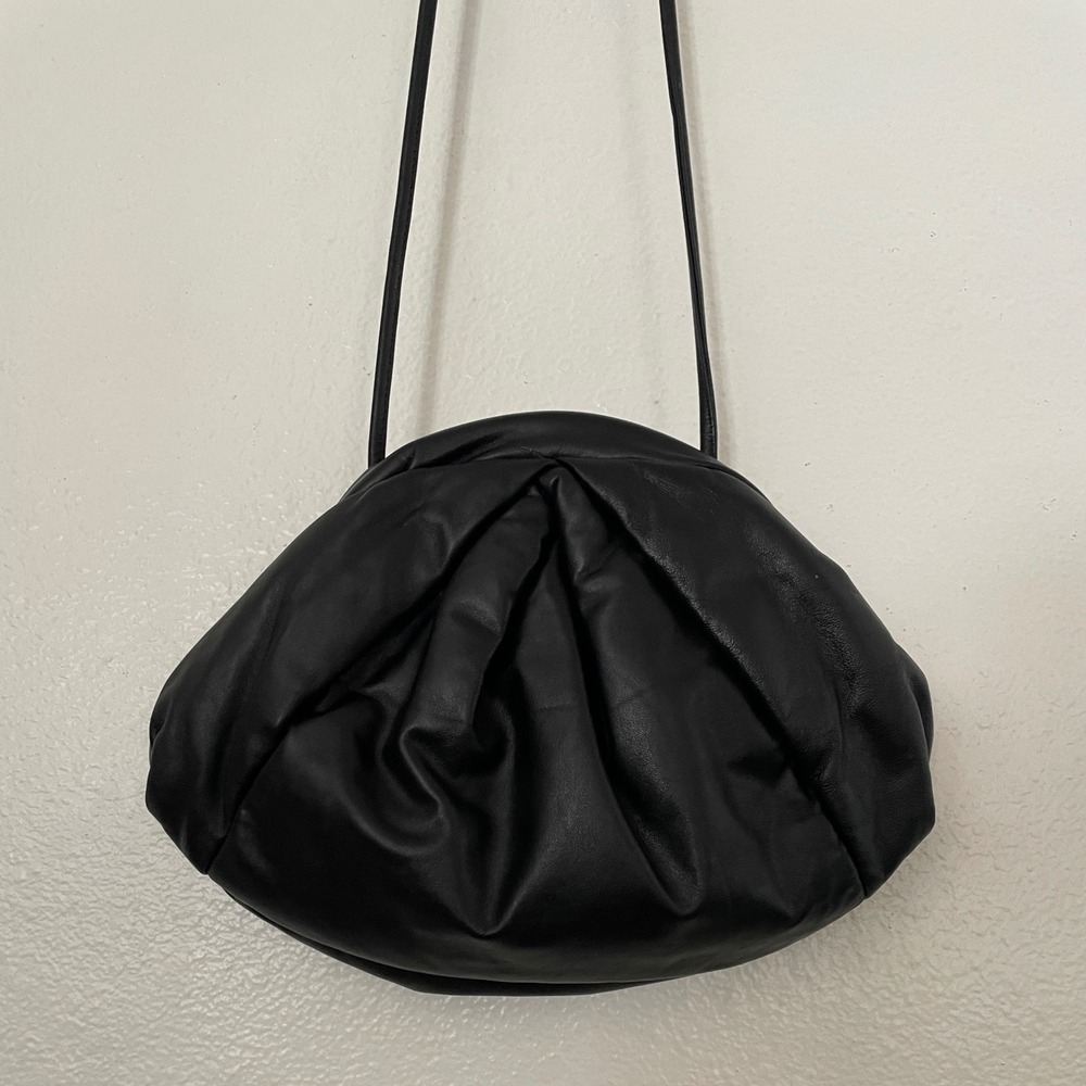 Vintage Black Leather Pleated Pouch Crossbody Bag Clamshell Frame Closure